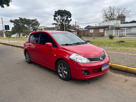 NISSAN TIIDA 1.8 SL 16V FLEX 4P AUTOMÁTICO NISSAN TIIDA 1.8 SL 16V FLEX 4P AUTOMÁTICO